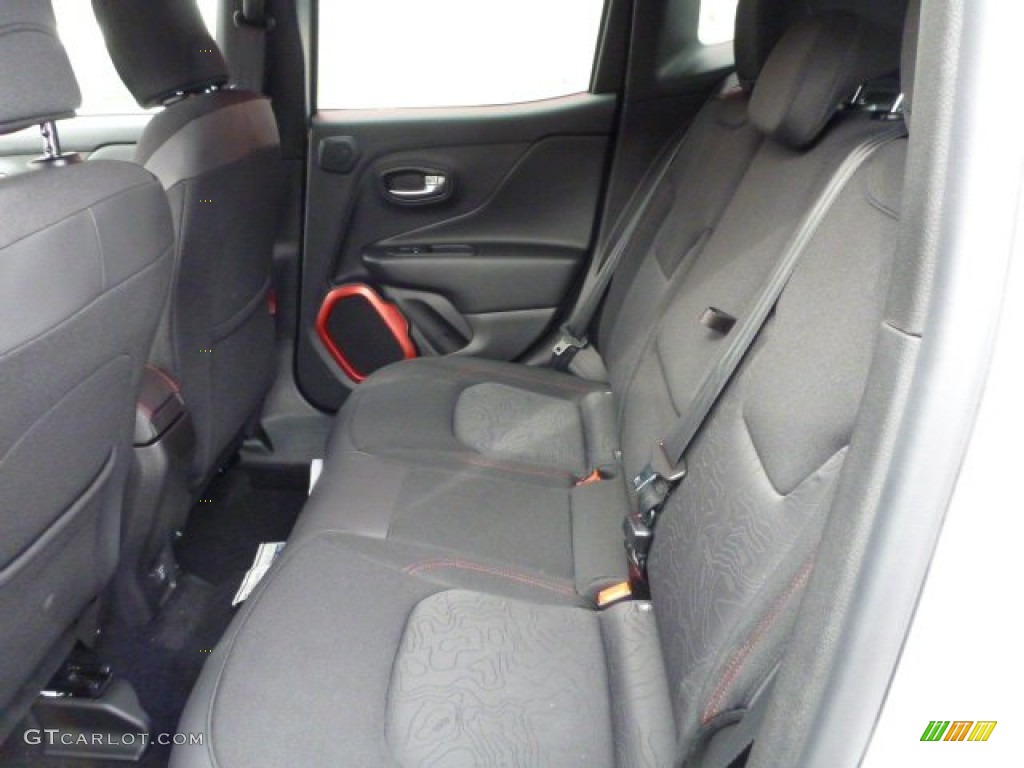 2015 Jeep Renegade Trailhawk 4x4 Rear Seat Photo #103168265