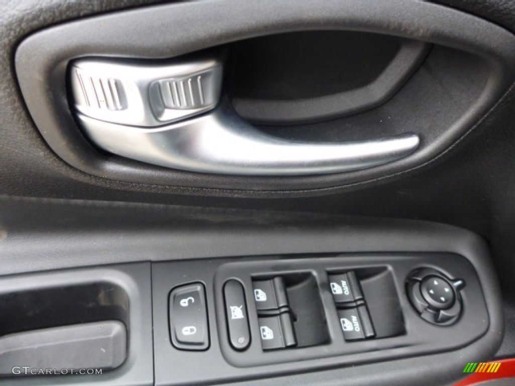 2015 Jeep Renegade Trailhawk 4x4 Controls Photo #103168307