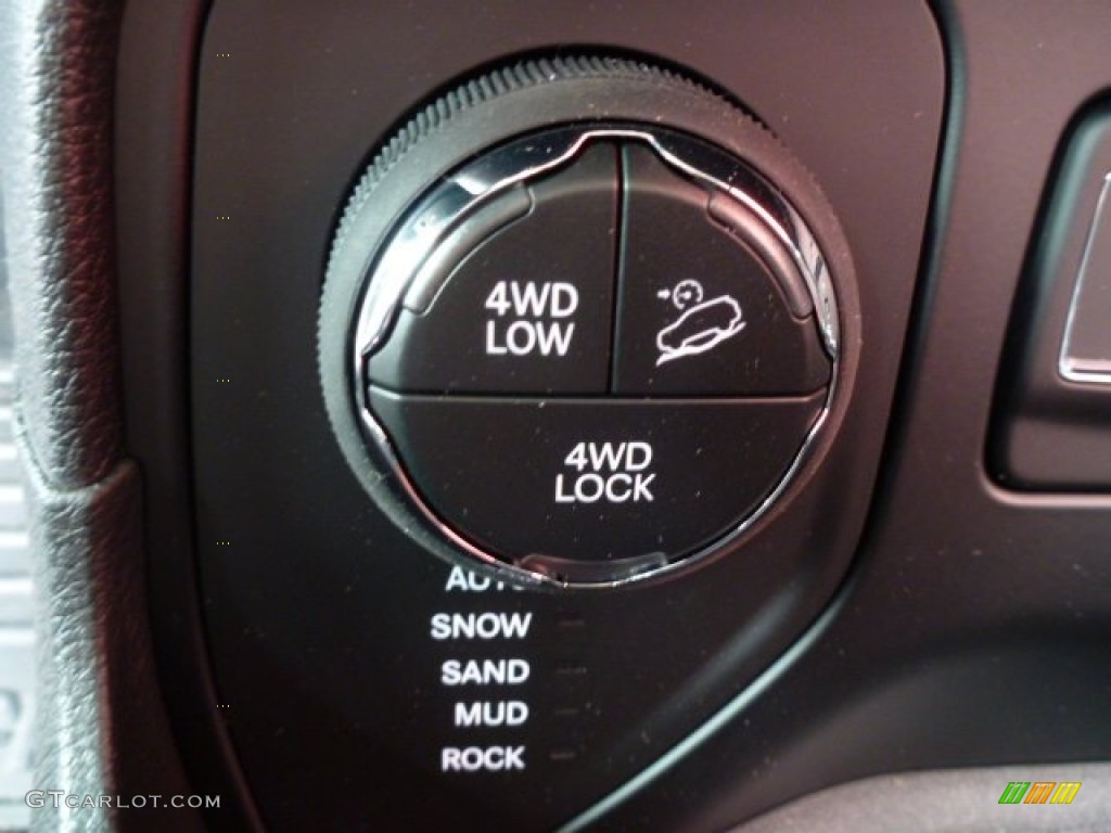 2015 Jeep Renegade Trailhawk 4x4 Controls Photo #103168361