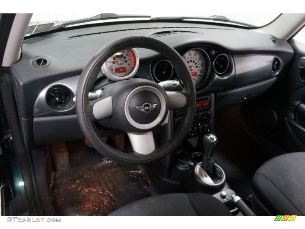 2005 Cooper Hardtop - British Racing Green Metallic / Space Grey/Panther Black photo #17
