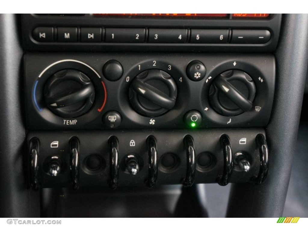 2005 Mini Cooper Hardtop Controls Photo #103171211