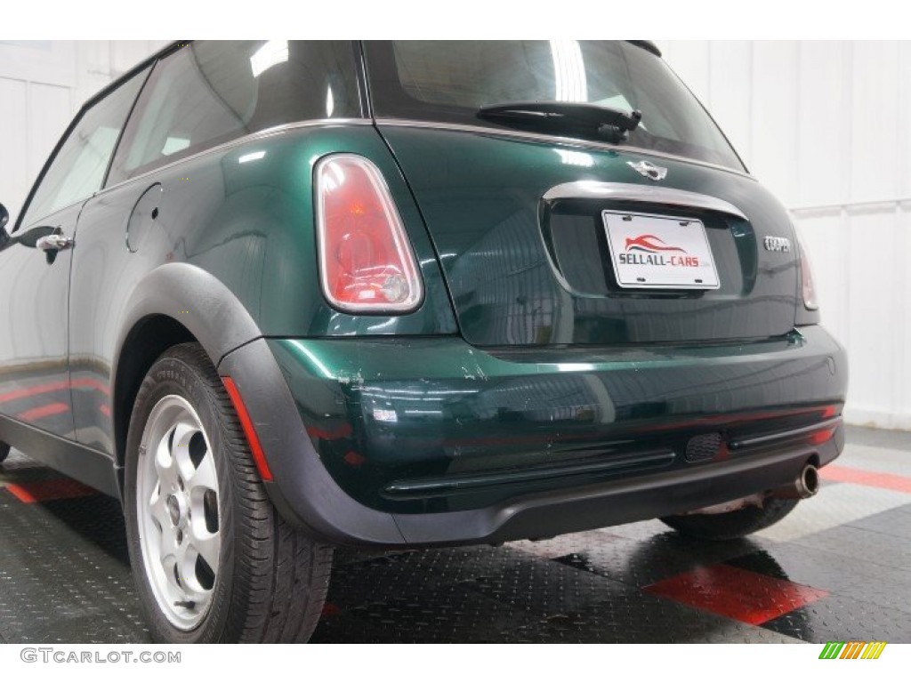 2005 Cooper Hardtop - British Racing Green Metallic / Space Grey/Panther Black photo #42