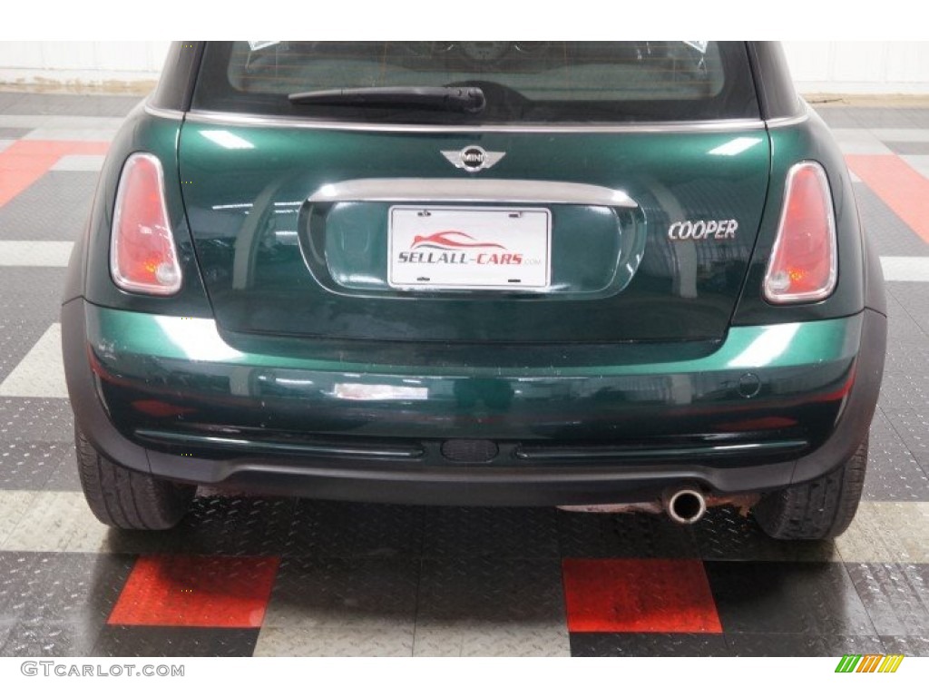 2005 Cooper Hardtop - British Racing Green Metallic / Space Grey/Panther Black photo #45