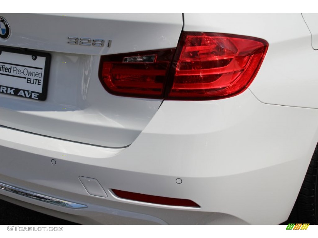 2015 3 Series 328i xDrive Sports Wagon - Alpine White / Venetian Beige photo #24