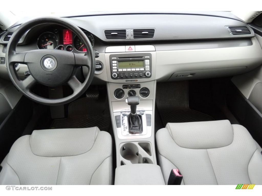 2007 Passat 2.0T Wagon - Blue Graphite Metallic / Latte Macchiato photo #16