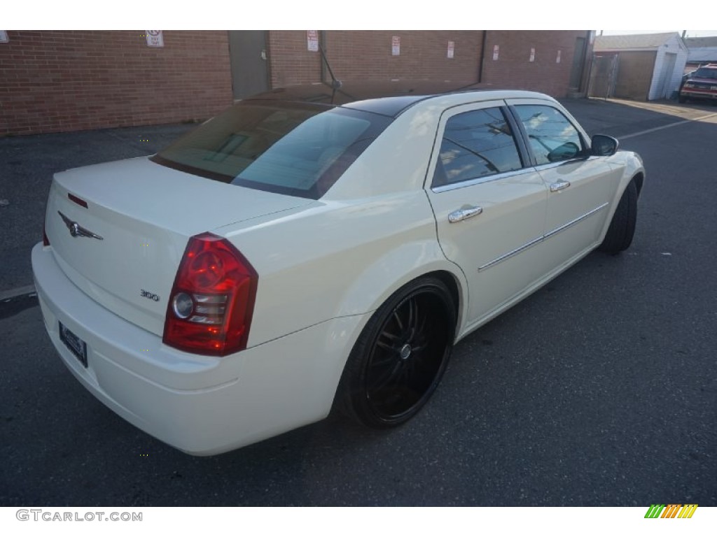 2008 300 LX - Cool Vanilla White / Dark Slate Gray photo #3