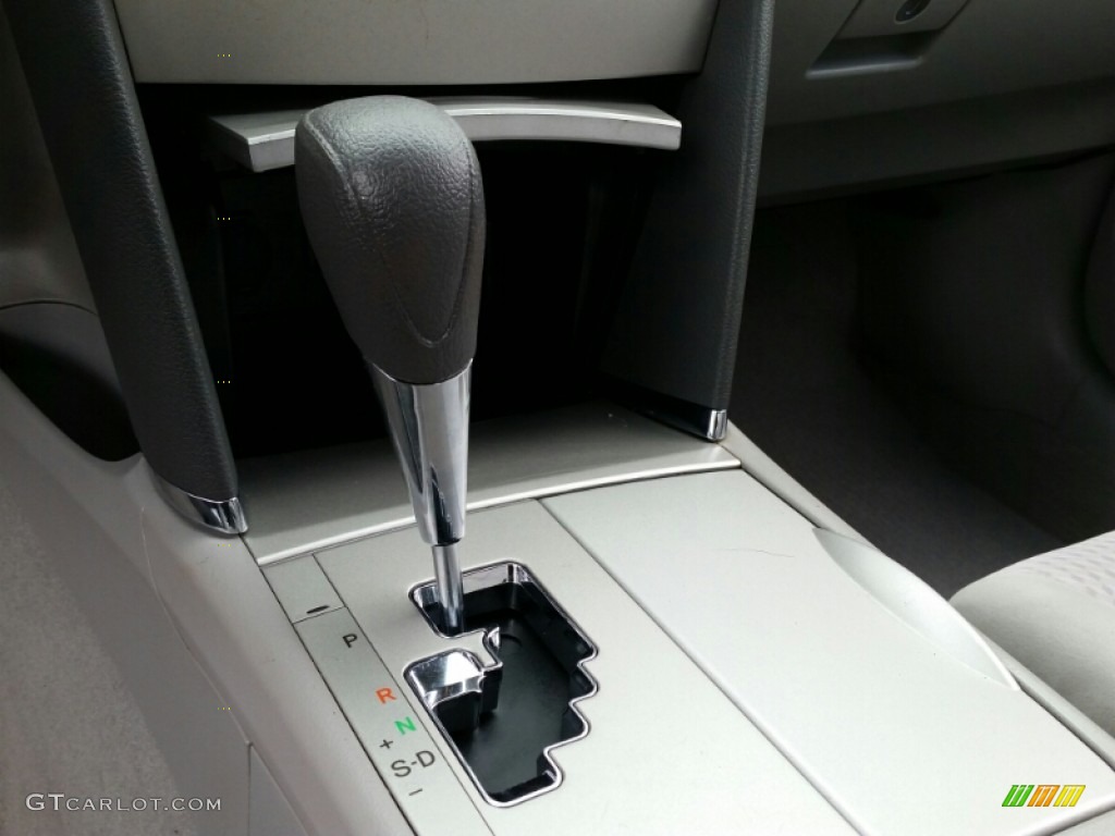 2011 Toyota Camry LE Transmission Photos