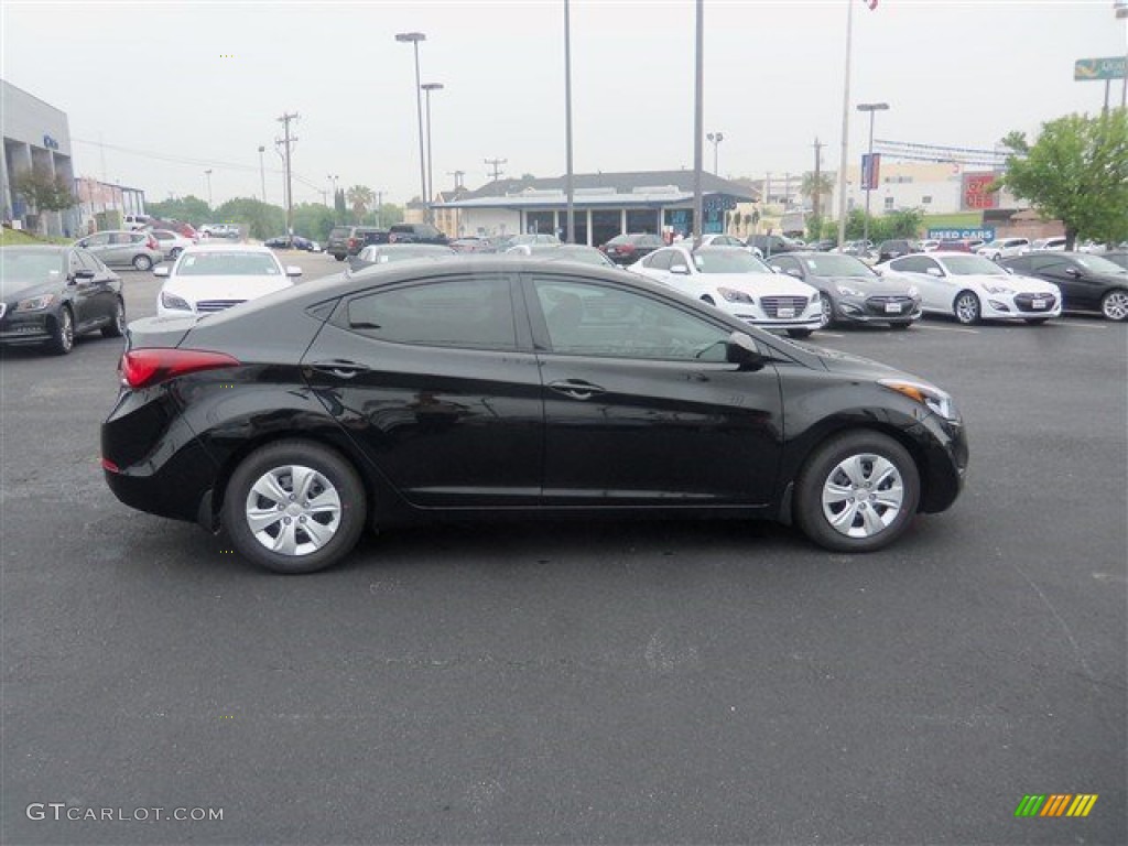2016 Elantra SE - Phantom Black / Gray photo #9