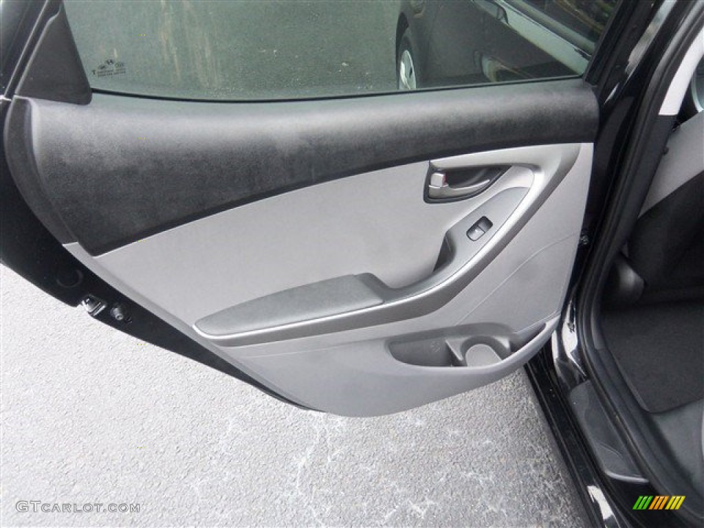 2016 Hyundai Elantra SE Gray Door Panel Photo #103205689