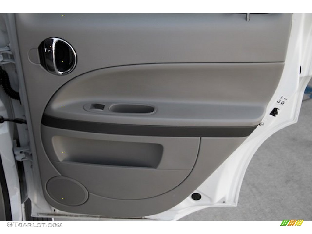 2011 HHR LT - Arctic Ice White / Gray photo #23
