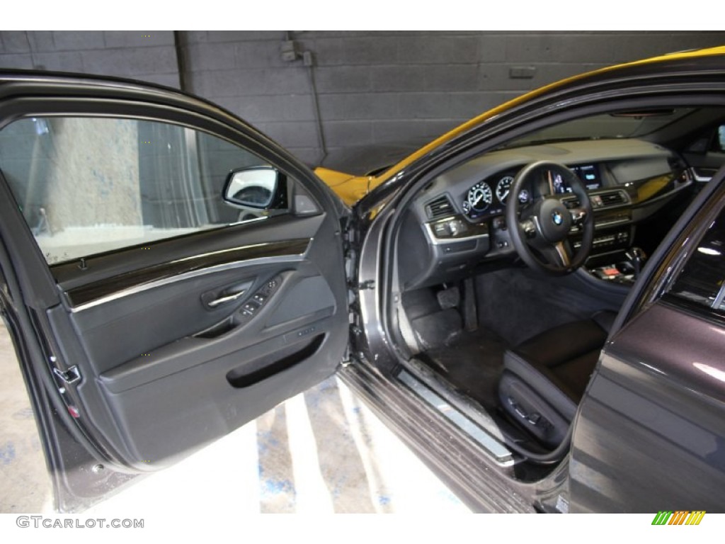 2015 5 Series 550i xDrive Sedan - Dark Graphite Metallic / Black photo #11