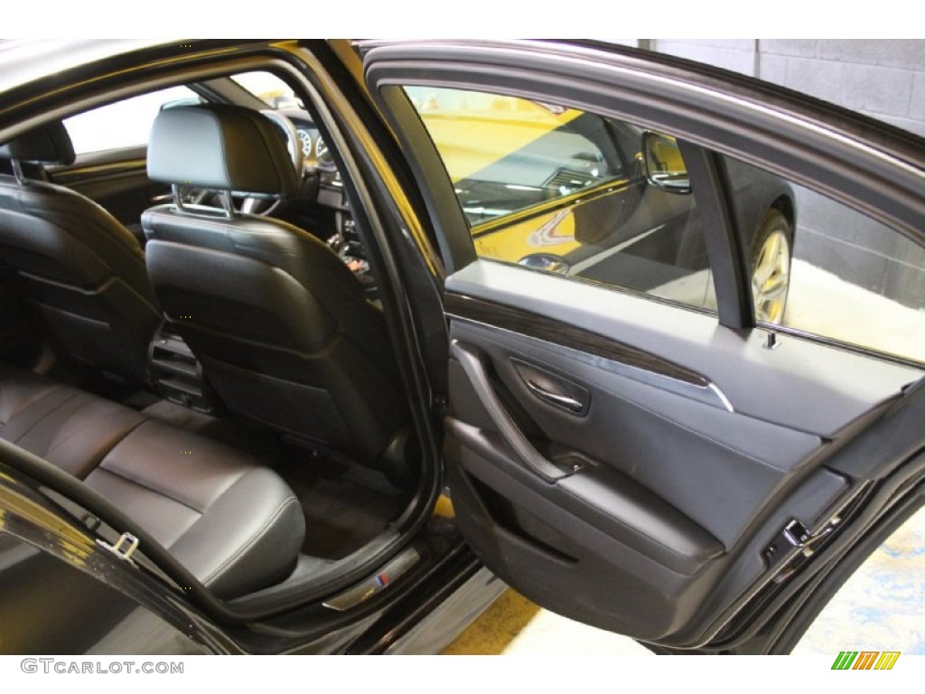 2015 5 Series 550i xDrive Sedan - Dark Graphite Metallic / Black photo #18
