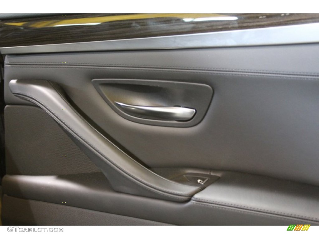 2015 5 Series 550i xDrive Sedan - Dark Graphite Metallic / Black photo #19