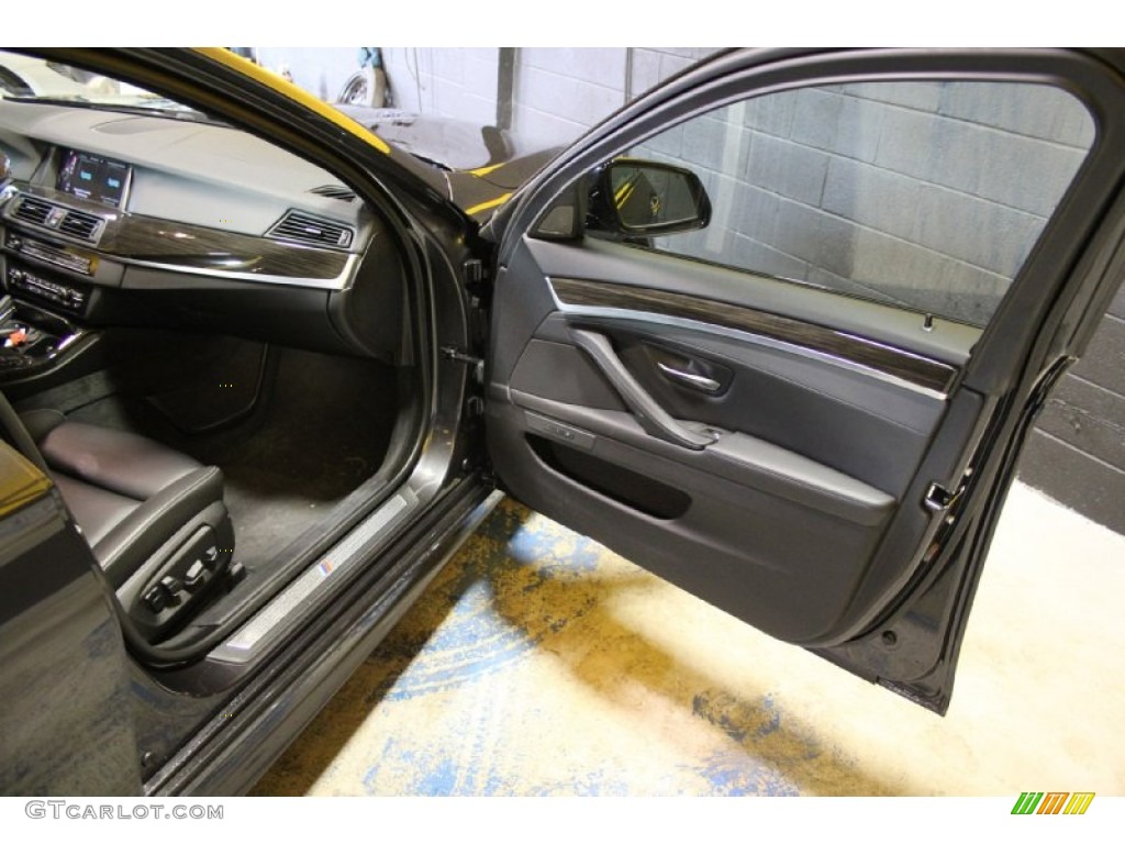 2015 5 Series 550i xDrive Sedan - Dark Graphite Metallic / Black photo #21
