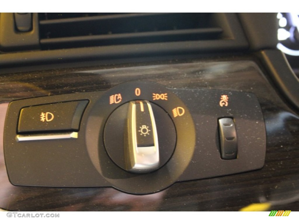 2015 5 Series 550i xDrive Sedan - Dark Graphite Metallic / Black photo #40