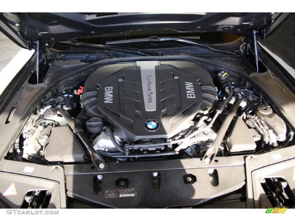 2015 5 Series 550i xDrive Sedan - Dark Graphite Metallic / Black photo #42