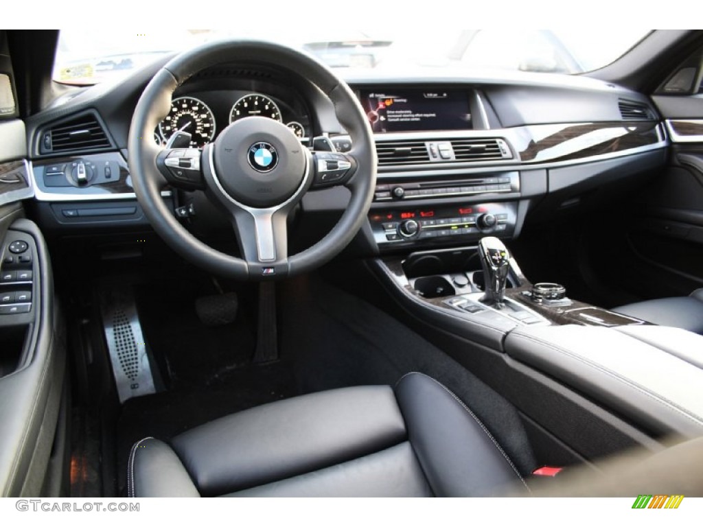 2015 5 Series 550i xDrive Sedan - Dark Graphite Metallic / Black photo #47