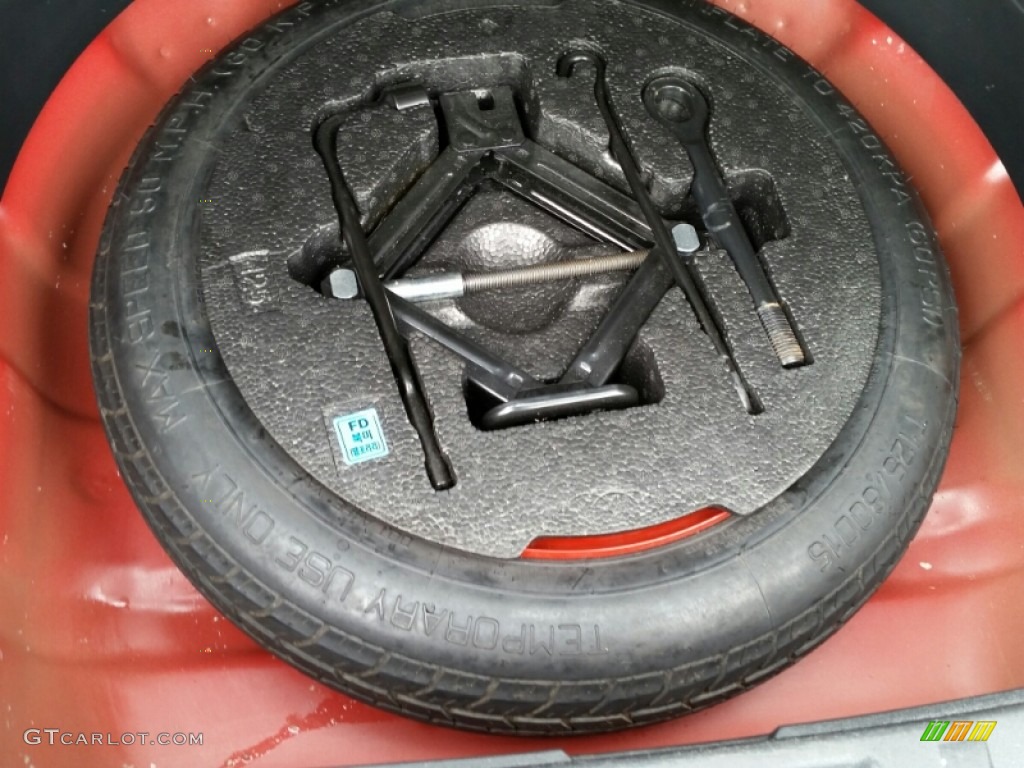 2011 Elantra Touring SE - Chilipepper Red / Black photo #10