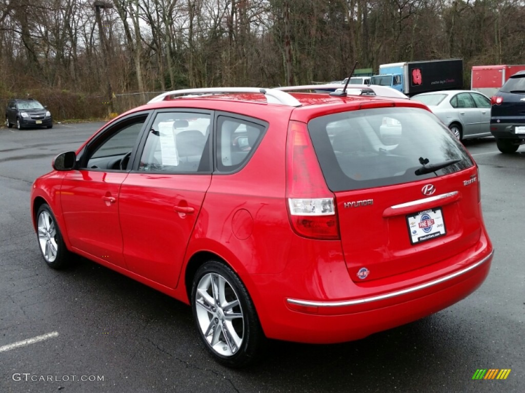 2011 Elantra Touring SE - Chilipepper Red / Black photo #11