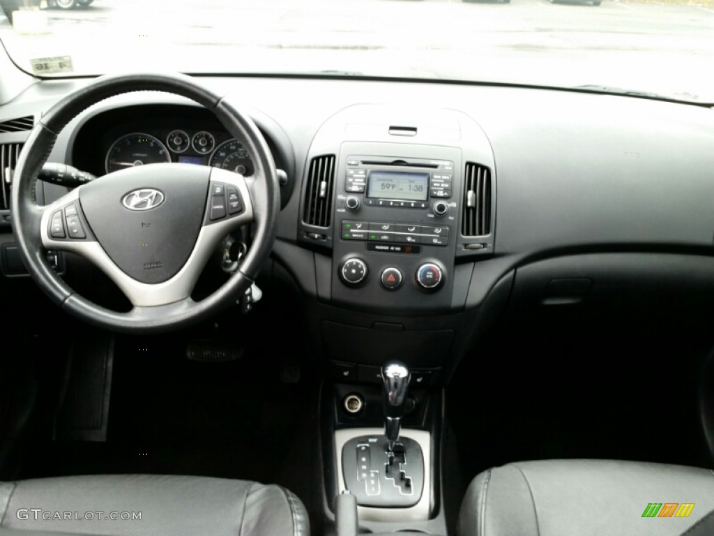 2011 Elantra Touring SE - Chilipepper Red / Black photo #15