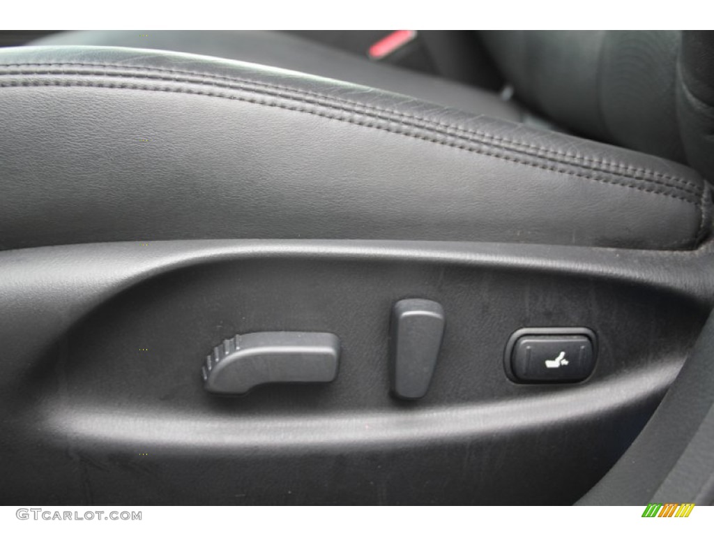 2014 Infiniti Q70 3.7 AWD Controls Photo #103218607