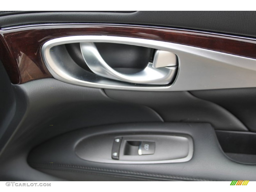 2014 Q70 3.7 AWD - Liquid Platinum / Graphite photo #19