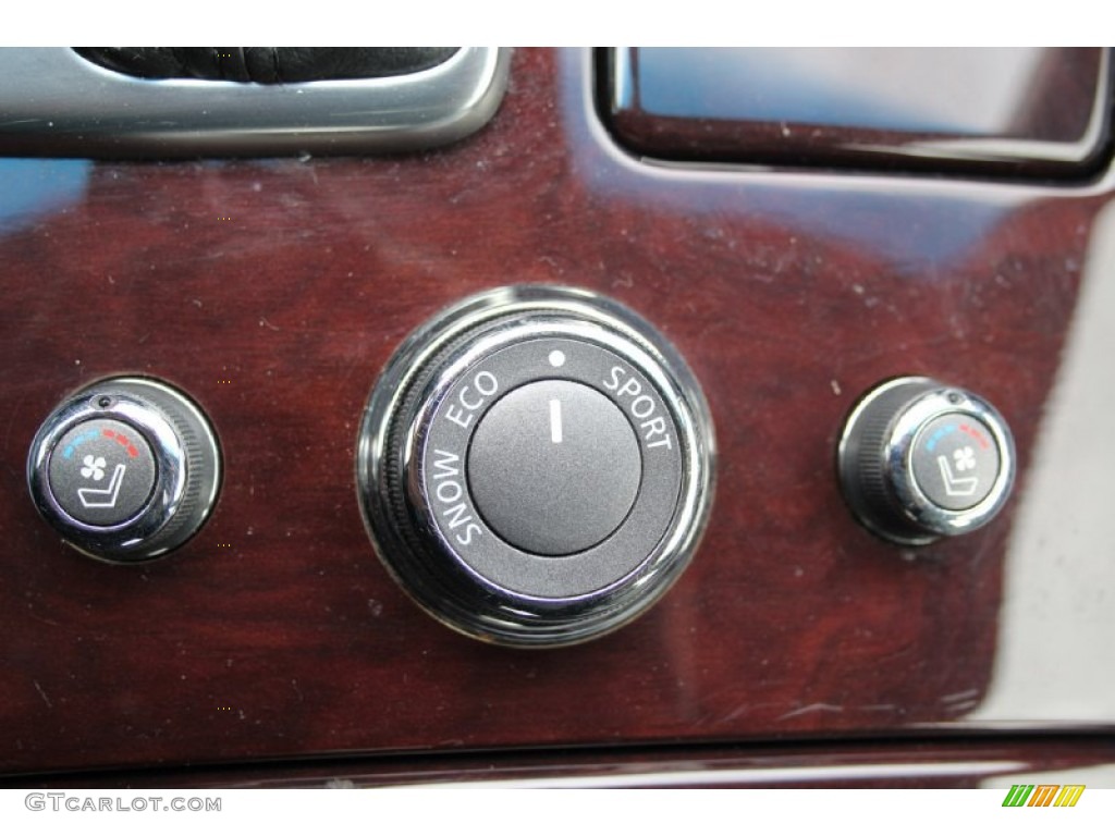 2014 Infiniti Q70 3.7 AWD Controls Photo #103218910