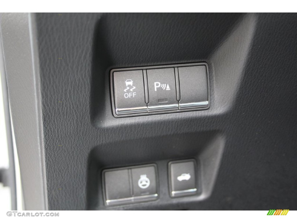 2014 Q70 3.7 AWD - Liquid Platinum / Graphite photo #31