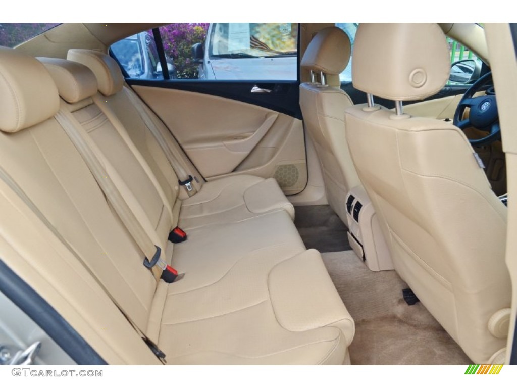 2006 Volkswagen Passat 2.0T Sedan Rear Seat Photos
