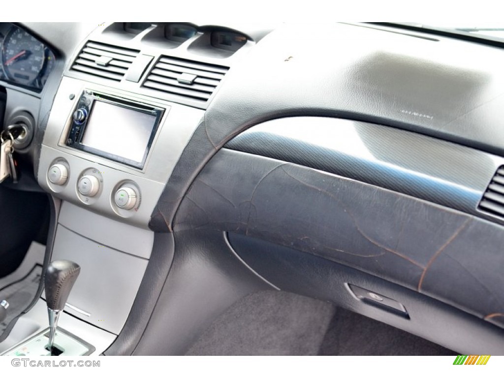 2004 Solara SE Sport V6 Coupe - Arctic Frost Pearl / Dark Stone Gray photo #21