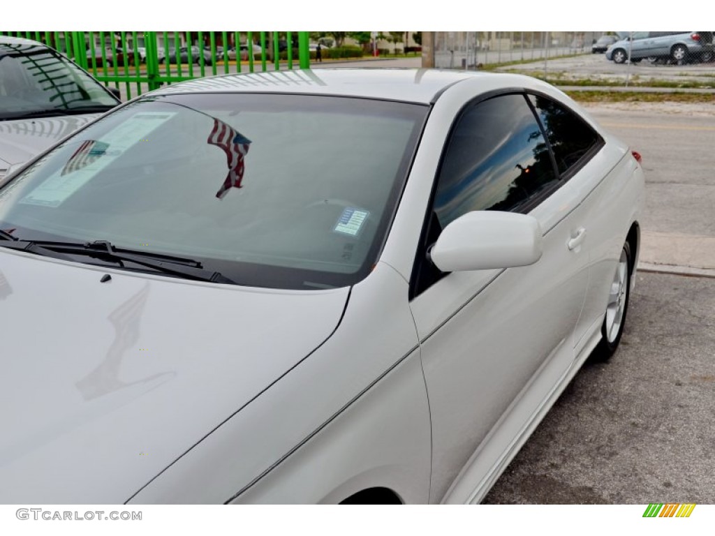 2004 Solara SE Sport V6 Coupe - Arctic Frost Pearl / Dark Stone Gray photo #39