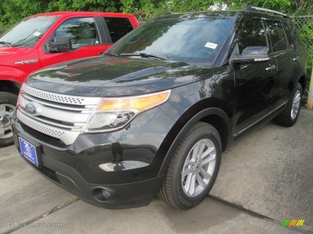 2015 Explorer XLT - Tuxedo Black / Charcoal Black photo #6