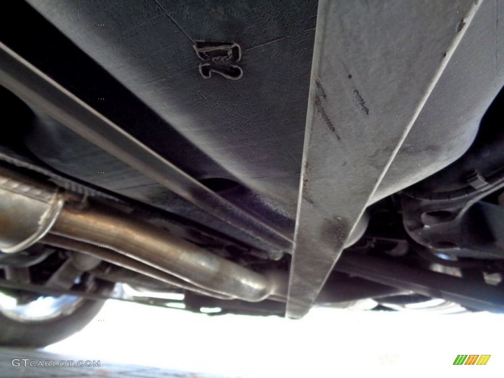 2001 BMW 3 Series 325i Convertible Undercarriage Photo #103222477