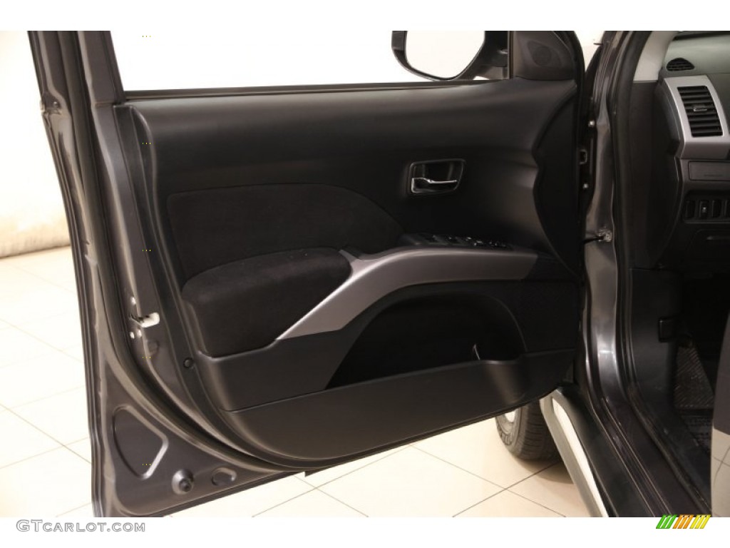 2011 Outlander SE - Graphite Gray Pearl / Black photo #4
