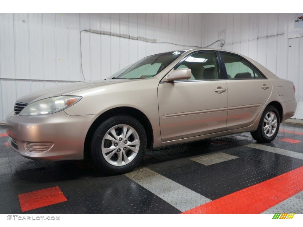 Desert Sand Mica 2005 Toyota Camry LE V6 Exterior Photo #103230763