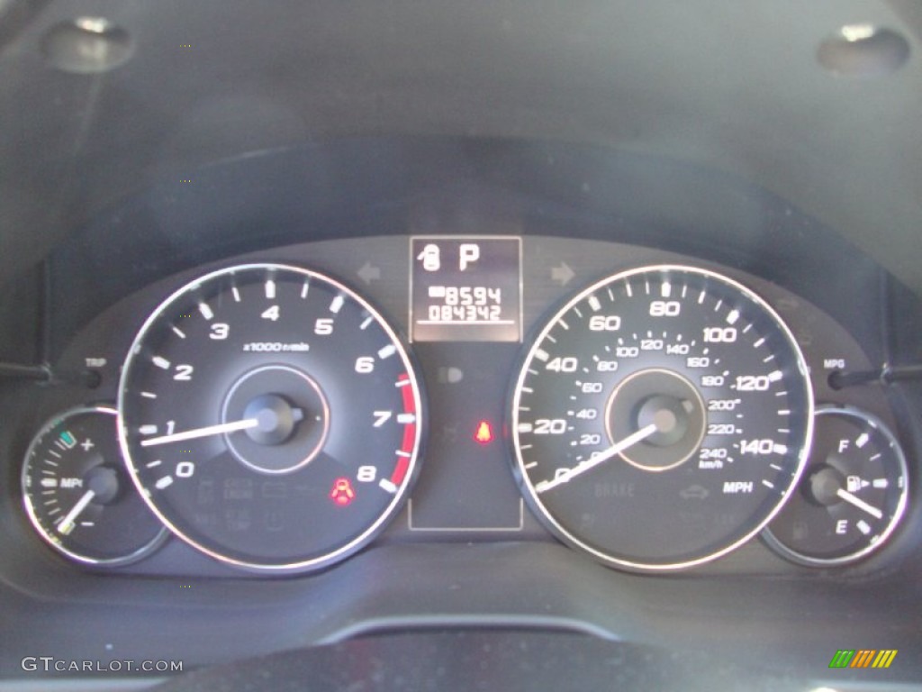 2011 Outback 2.5i Premium Wagon - Cypress Green Pearl / Warm Ivory photo #12