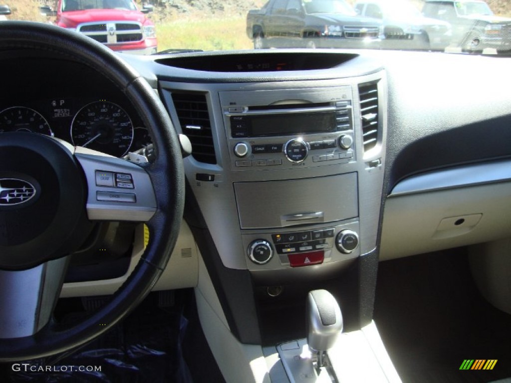 2011 Outback 2.5i Premium Wagon - Cypress Green Pearl / Warm Ivory photo #14