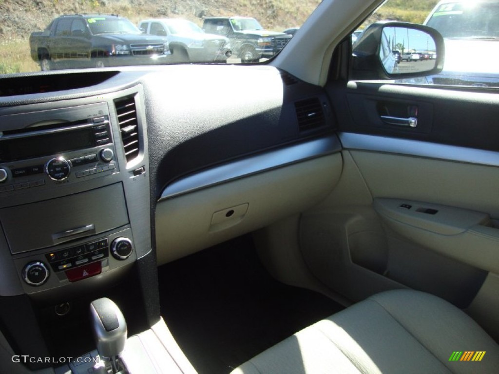 2011 Outback 2.5i Premium Wagon - Cypress Green Pearl / Warm Ivory photo #15