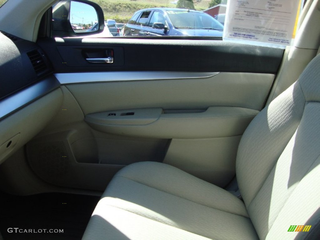 2011 Outback 2.5i Premium Wagon - Cypress Green Pearl / Warm Ivory photo #16