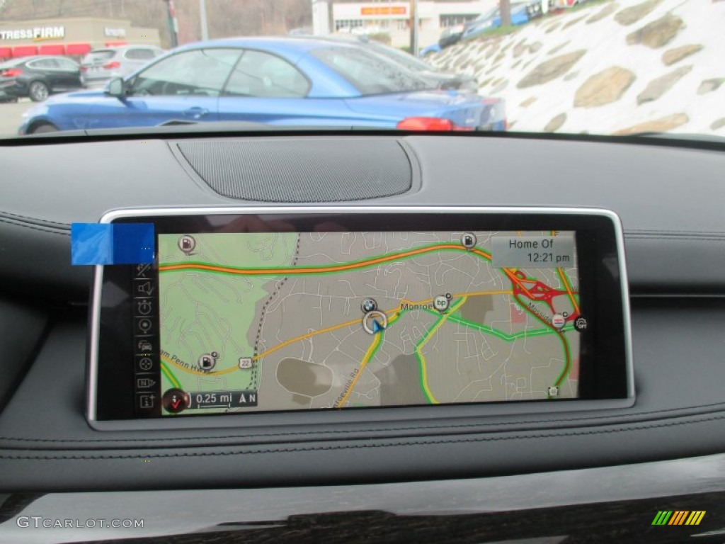 2015 BMW X5 xDrive50i Navigation Photos