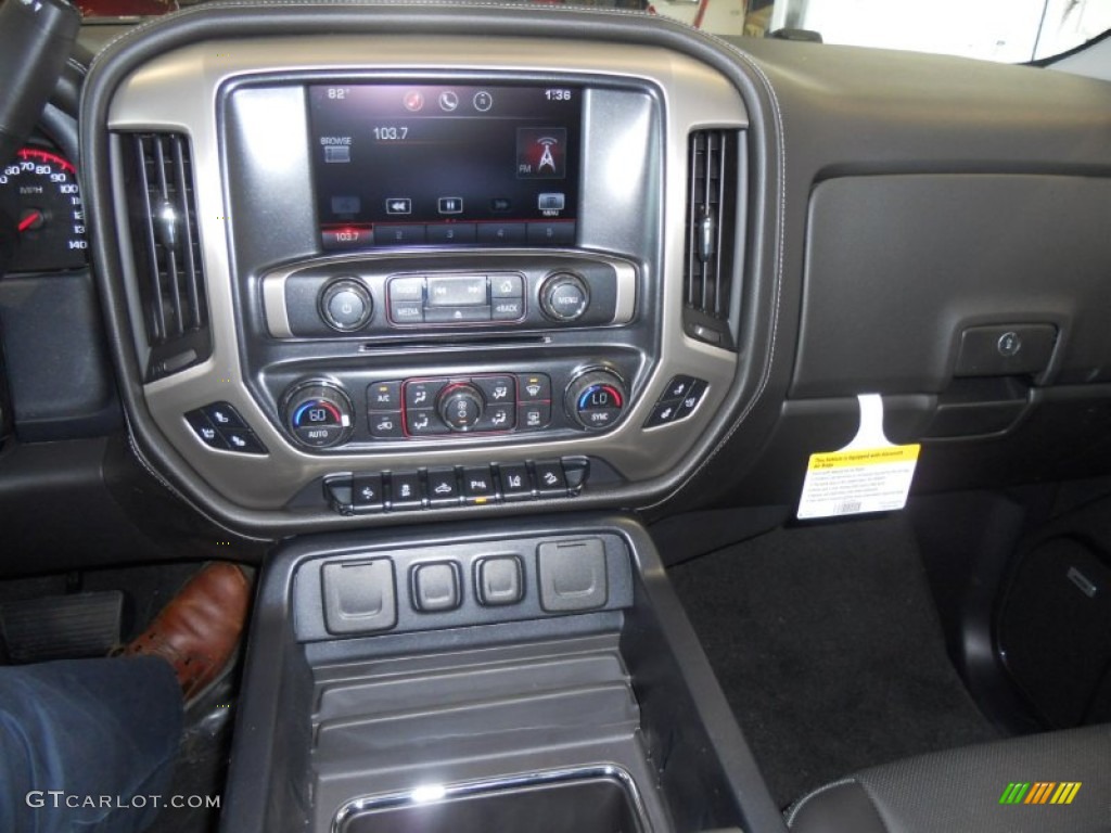 2015 GMC Sierra 1500 Denali Crew Cab 4x4 Controls Photo #103233379