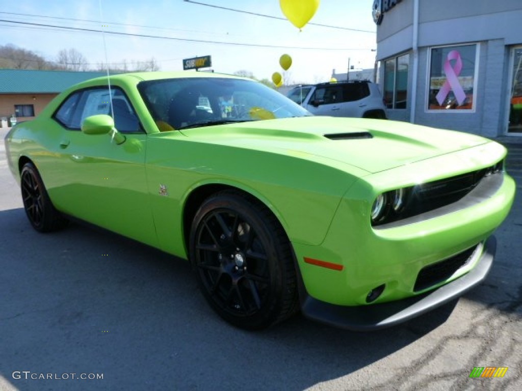 2015 Challenger R/T Scat Pack - Sublime Green Pearl / Black photo #8