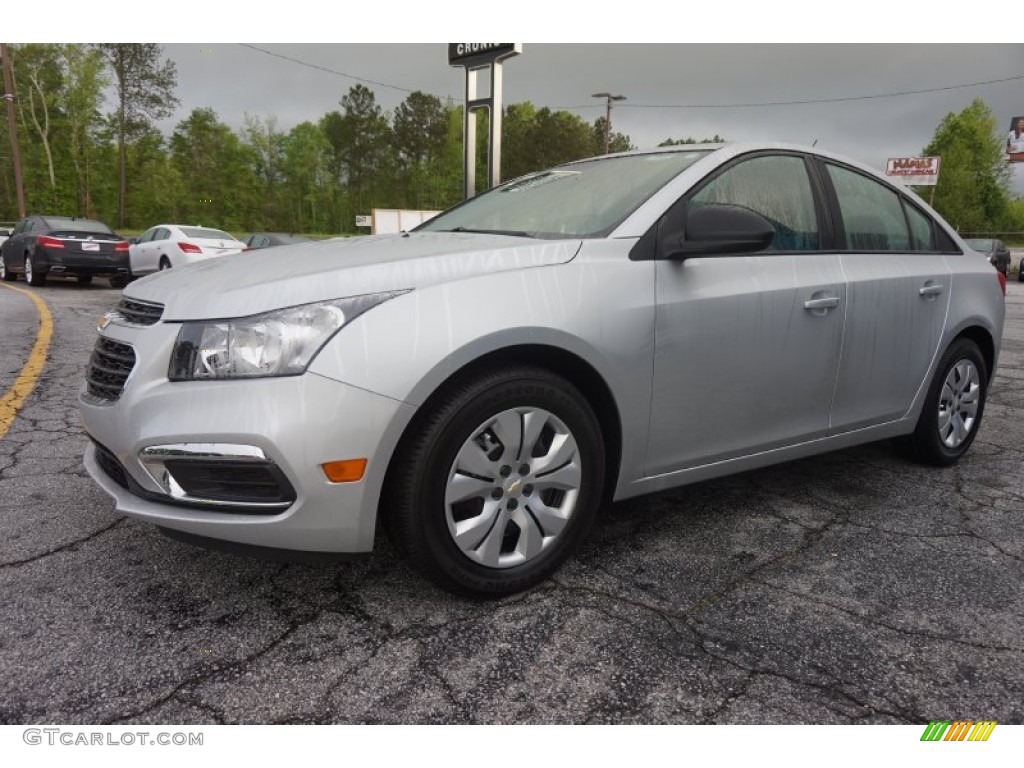 2015 Cruze LS - Silver Ice Metallic / Jet Black/Medium Titanium photo #3