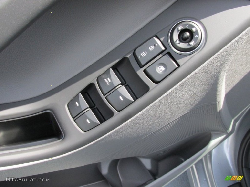 2016 Hyundai Elantra Limited Controls Photo #103250570