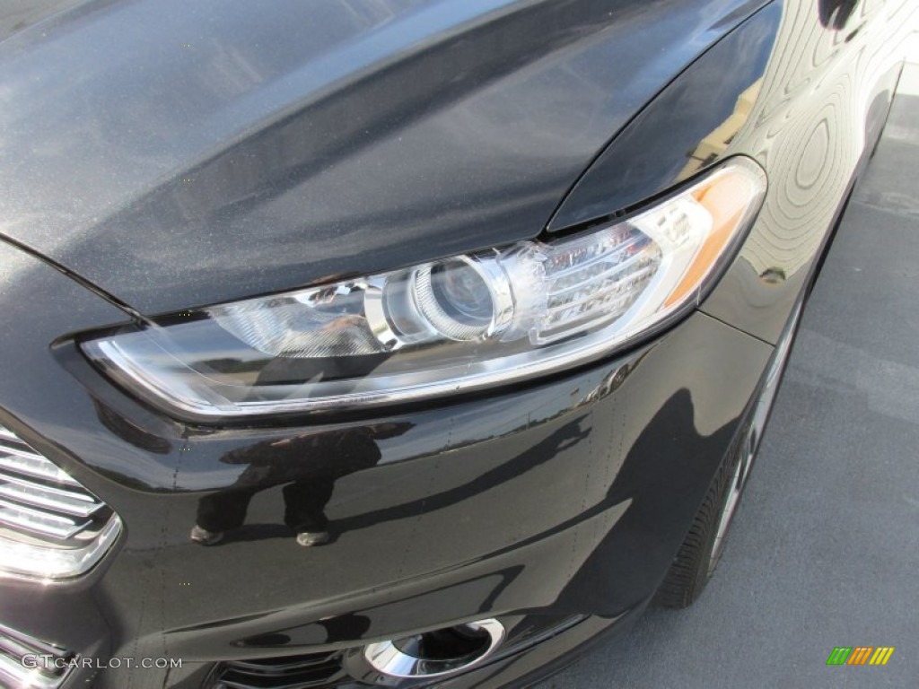 2015 Fusion Titanium - Tuxedo Black Metallic / Charcoal Black photo #9