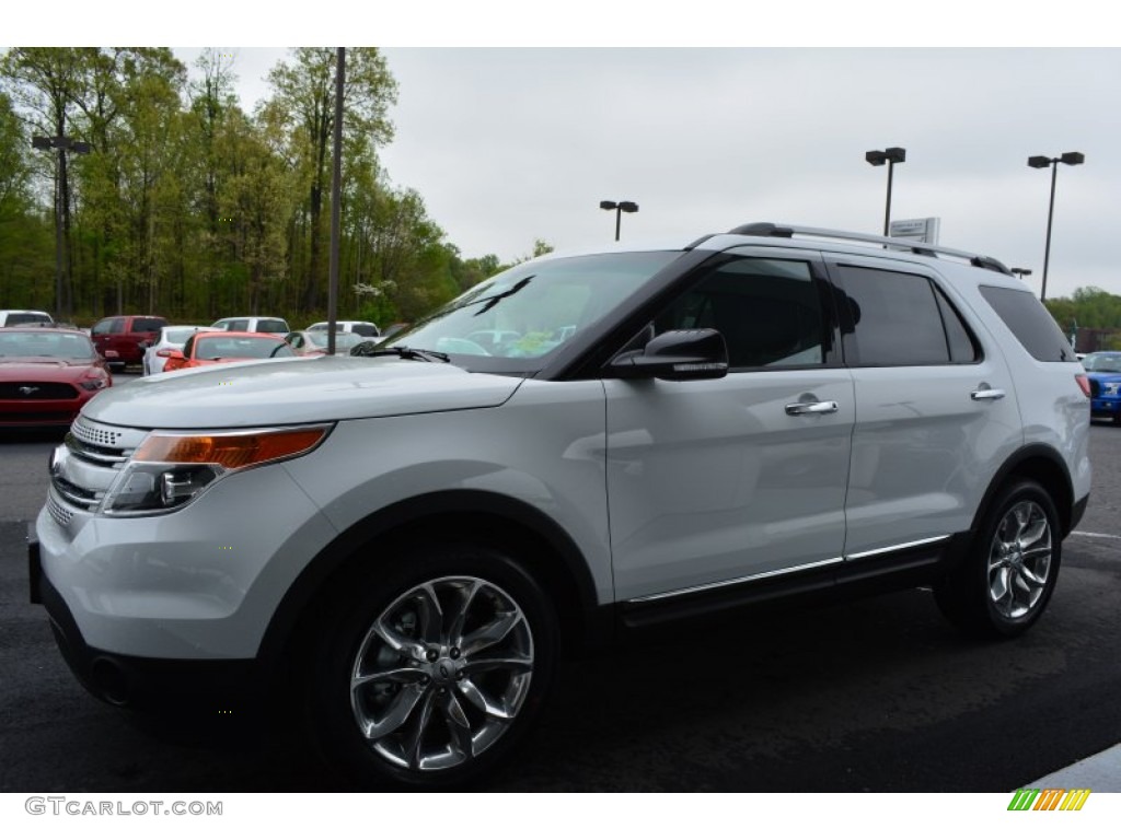 2015 Explorer XLT - Oxford White / Charcoal Black photo #3