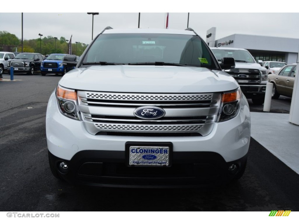 2015 Explorer XLT - Oxford White / Charcoal Black photo #4