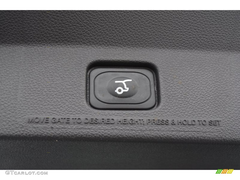 2015 Explorer XLT - Oxford White / Charcoal Black photo #12