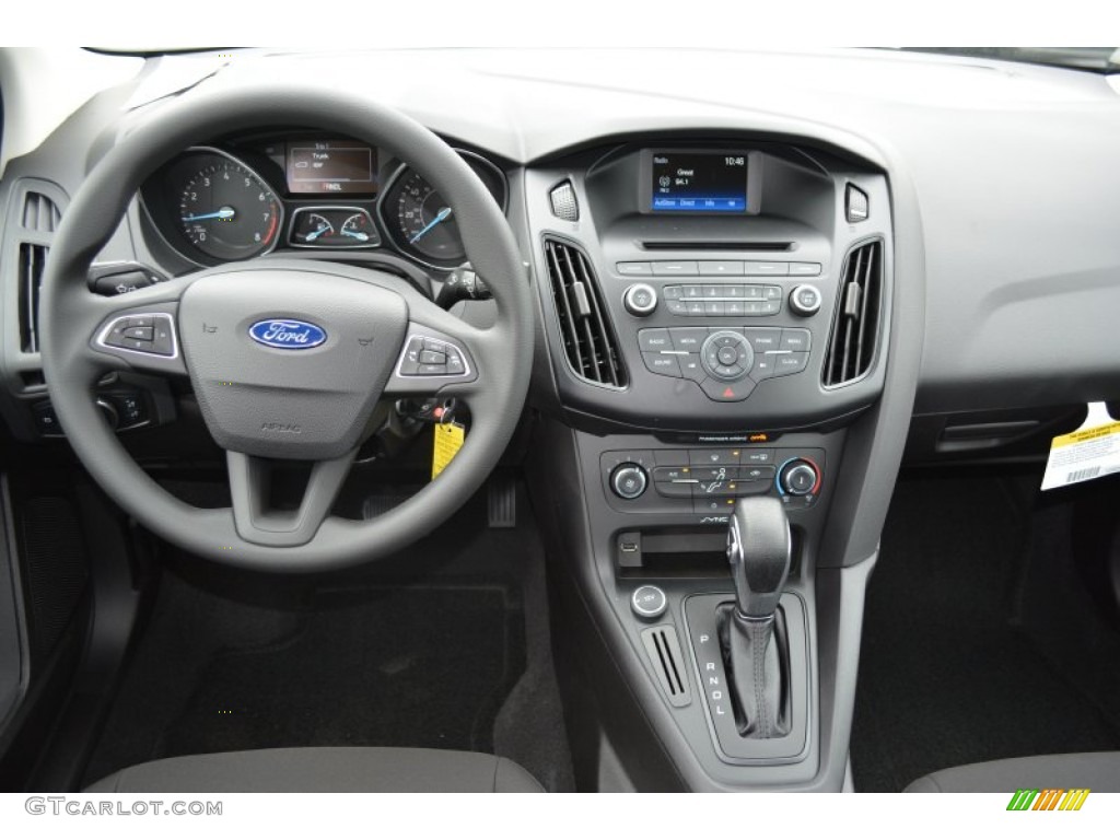 2015 Ford Focus S Sedan Dashboard Photos