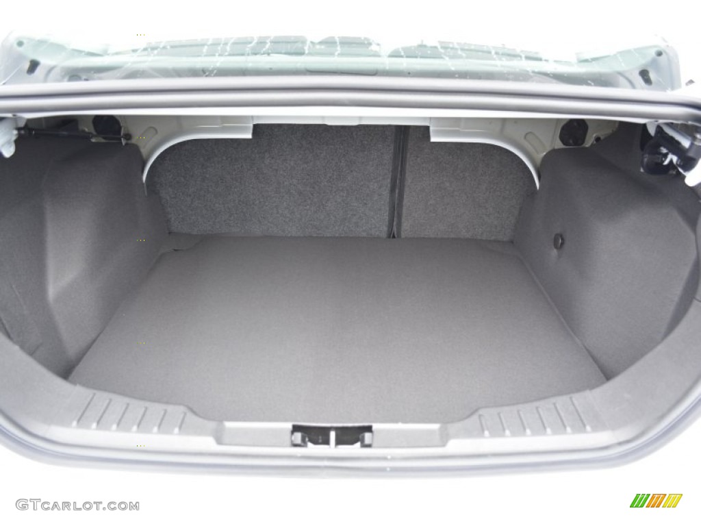 2015 Ford Focus S Sedan Trunk Photos